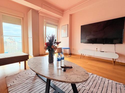 Wonder Homes- Luxury Flat with Taksim Square View Mete14