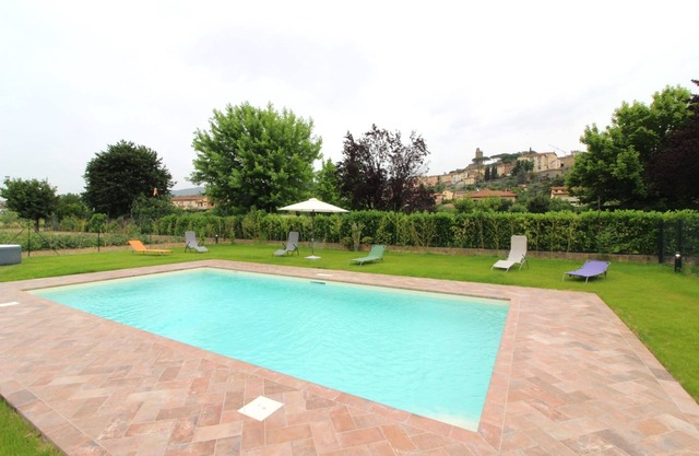 Wonderful private villa with A/C, private pool, WIFI, TV, terrace and parking, close to Cortona