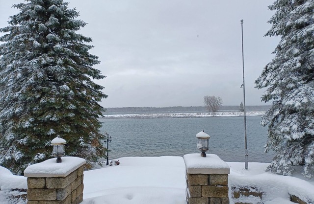 Wonderful Michigan home on St., Mary's River!