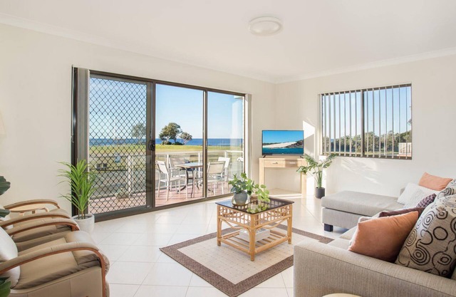 Wonderful Ocean Views from First Floor Apartment in Villa Bianca.