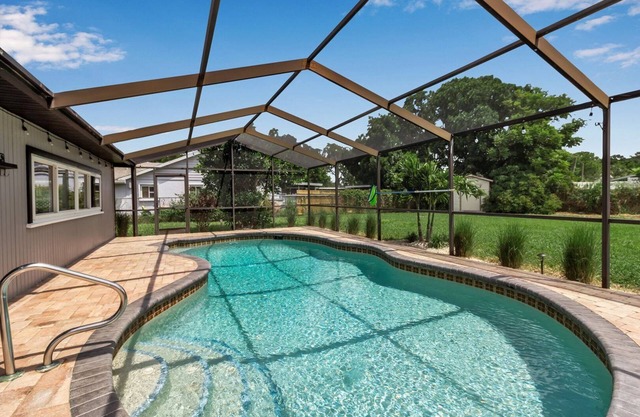 Wonderful Pool Home! 3BR/2BA Updated!
