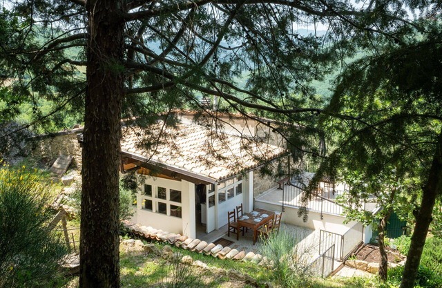 Wonderful private villa for 5 guests with WIFI, terrace, pets allowed and parking