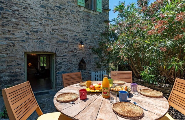 Wonderful private villa for 8 people with WIFI, A/C, patio and panoramic view