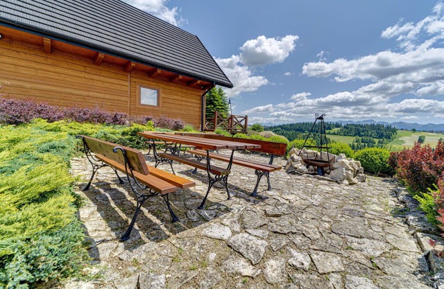 Wonderful private villa for 7 people with WIFI, TV, patio, pets allowed and parking