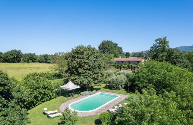 Wonderful private villa with WIFI, private pool, TV, patio, pets allowed, panoramic view and par.