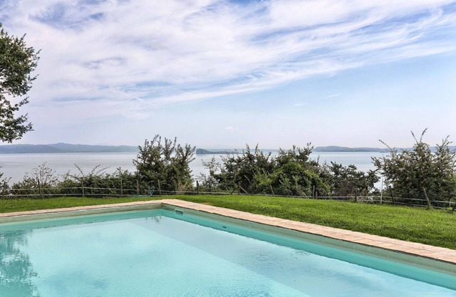 Wonderful private villa with WIFI, private pool, TV, veranda, panoramic view and parking