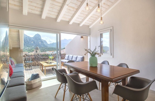 Wonderful private villa for 6 people with WIFI, A/C, patio and parking