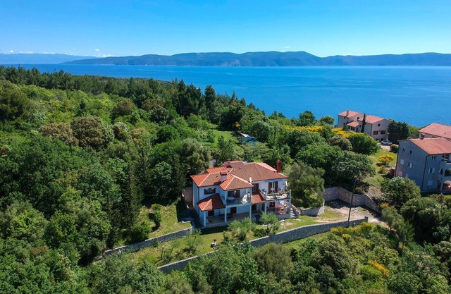 Wonderful villa for 9 people with WIFI, A/C, TV, terrace, pets allowed and parking