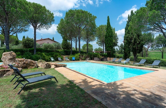 Wonderful villa with WIFI, hot tub, private pool, sauna, A/C, terrace, panoramic view and parking
