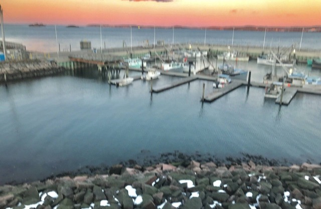 Wonderful Water Views From This Beautiful Apartment Centrally Located Downtown!
