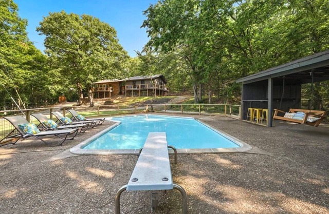 Woodland - Downtown - Outdoor oasis - Pool