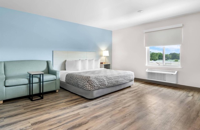 Woodspring Suites Elkhart