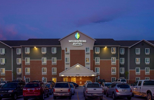 WoodSpring Suites Fargo North Near NDSU