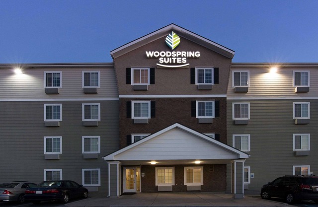 WoodSpring Suites Kansas City Mission