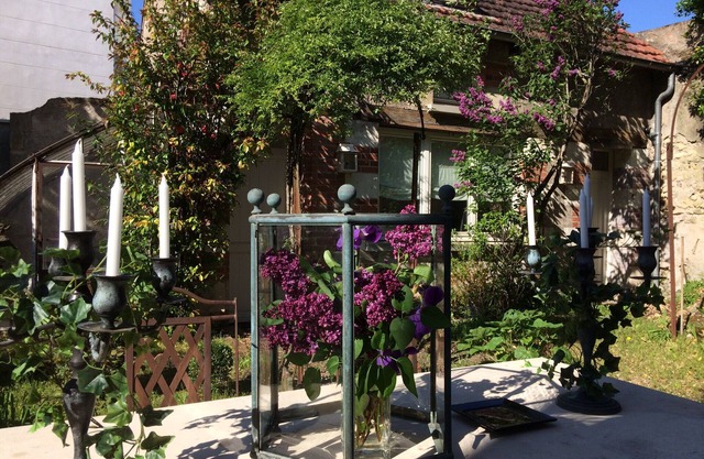 Workshop in private garden
