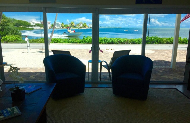 WOW! PRIVATE POOL, OCEAN FRONT, & DOCK Sister house next-door VRBO#1034656