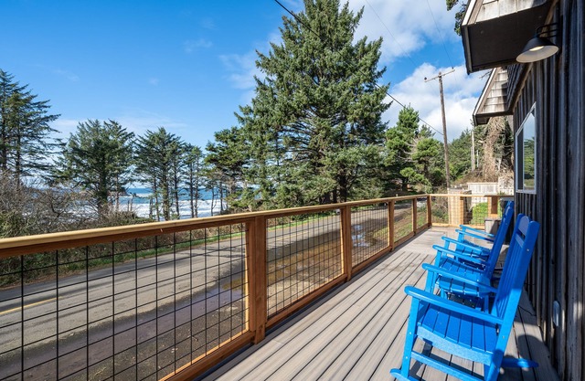 Wrap around sunset deck & hot tub! Steps from surf & tidepools too.