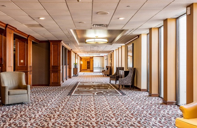 Wyndham Omaha/West Dodge