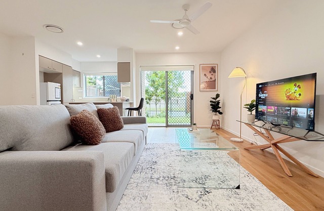 Wynnum West Oasis Retreat 5 Beds villa