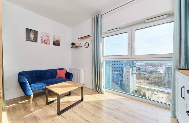 x Summary: ★ Easy che