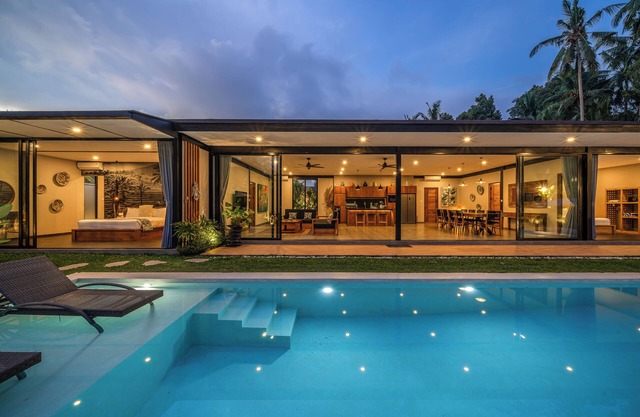 Xanadu - 5BR Ubud Designer Villa, Pool with Rice Fields Views