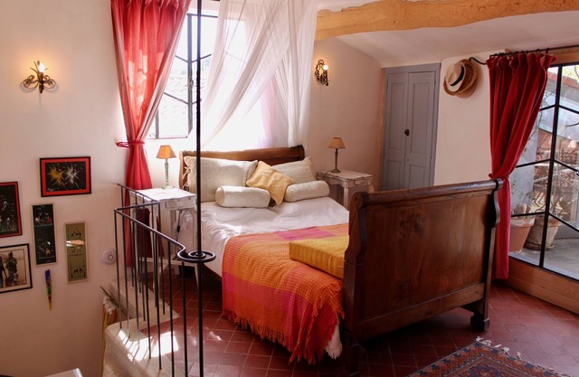 XVII century town house with a studio apartment