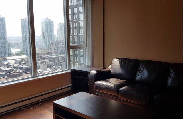Yaletown Condo 1BR+Parking+ Downtown City Views