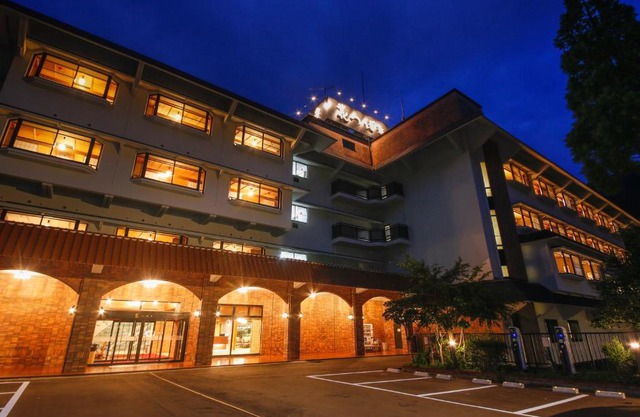 Yamanaka Onsen Hanatsubaki