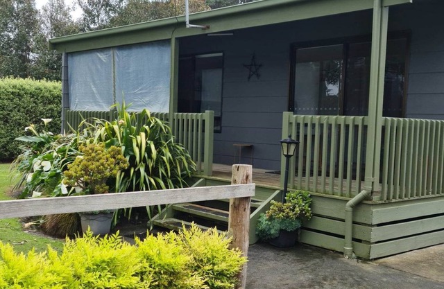 Yawnoc Cottage - Country Stay Woolsthorpe