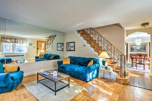Yeadon Townhome with Porch, 7 Mi to Center City