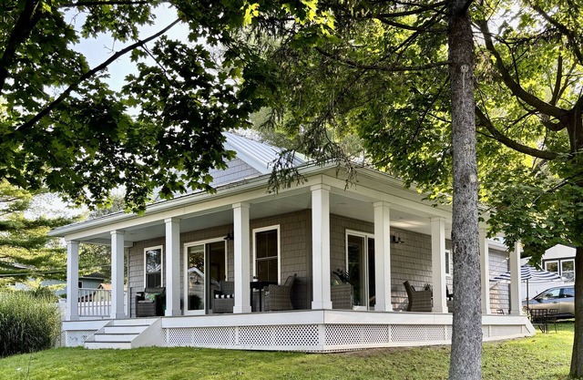 Year-Round Fun at our Like-New Lakeside Retreat!