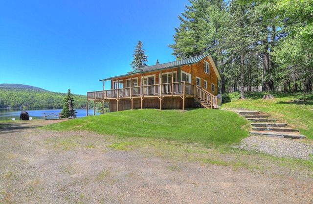 Yellow Pine - Enjoy swimming, boating and wonderful views on Rangeley Lake