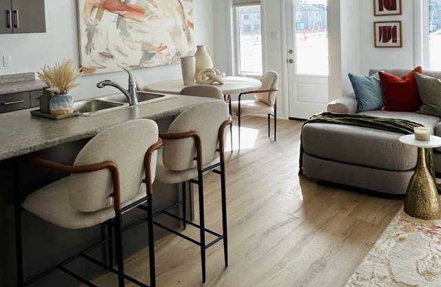 You have found your luxurious temporary home only minutes from Niagara Falls