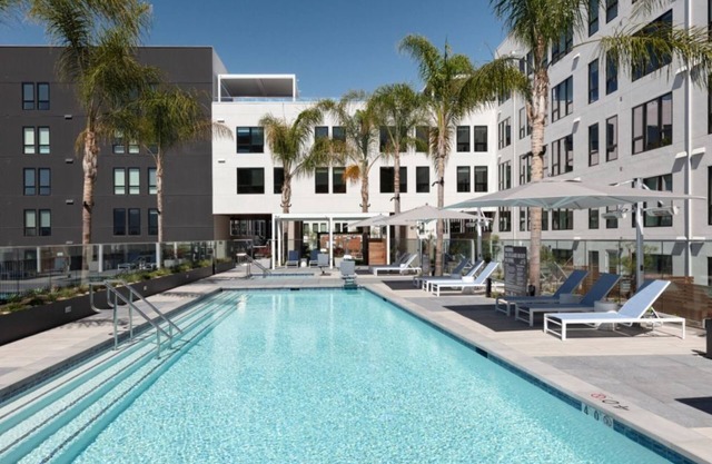 Your 1BR Escape with Pool, Gym & BBQ Awaits at Vasara
