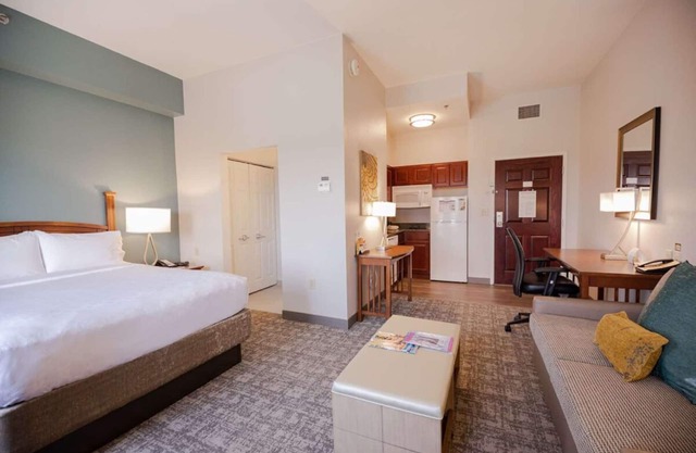 Your Baton Rouge Suite Oasis! With Private Full Kitchen! Pets Allowed!