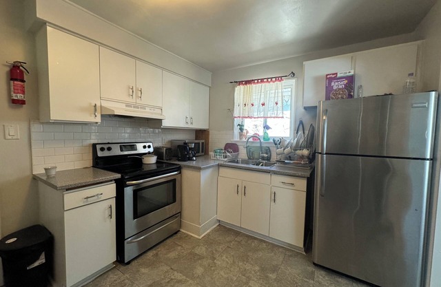 Your Home Away From Home: Fully Furnished 3 Bedroom Full House