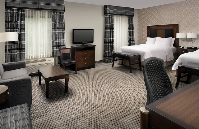 Your Home Away from Home! Pool, Free Breakfast, Pets Allowed, Free Parking!