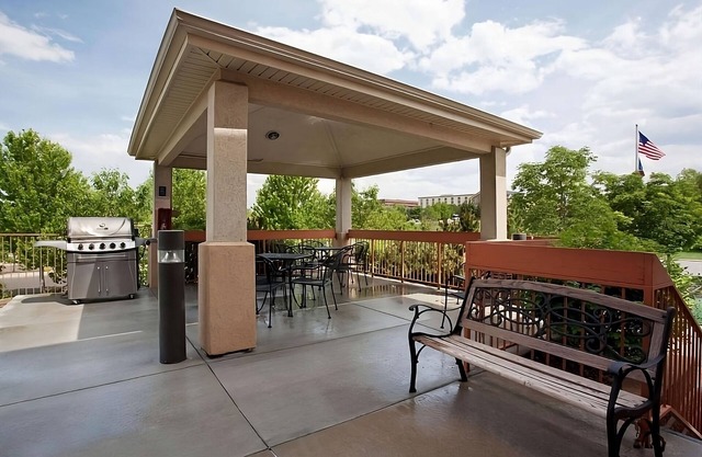 Your Home Away From Home! Pet-Friendly Stay with Kitchenette!
