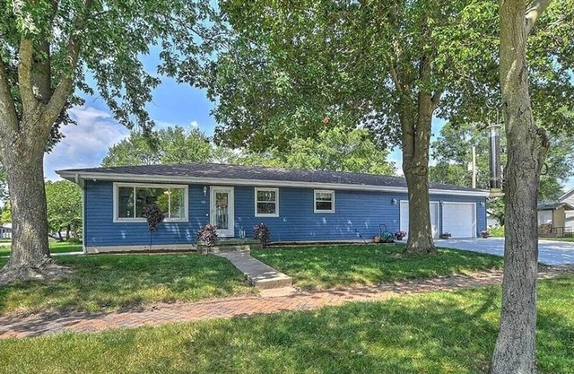 Your home away from home! Stay as if you had never left in this small town home!