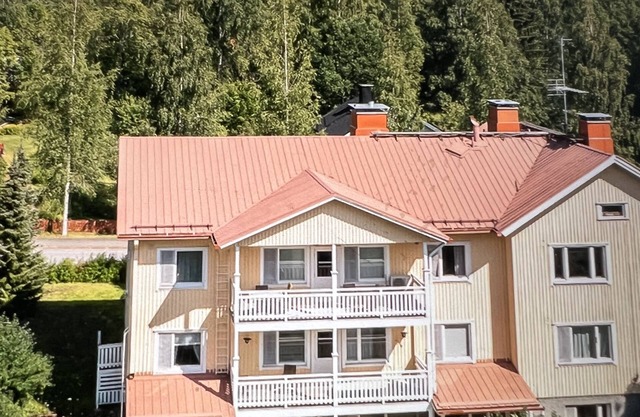 Your lakeside hideaway