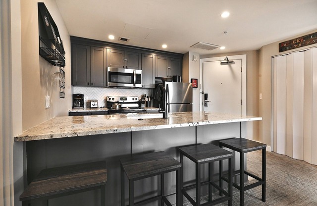 Your own balcony, full kitchen in Canyons Village by RedAwning - Save 20% on 7+ Nights!