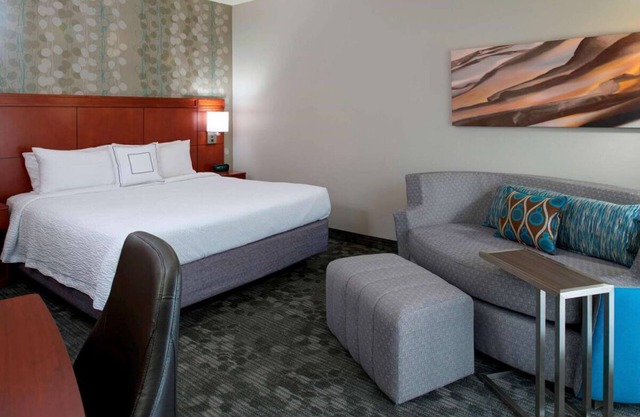 Your Pet-Friendly Vacation Space Near Harley-Davidson Factory! Airport Shuttle!