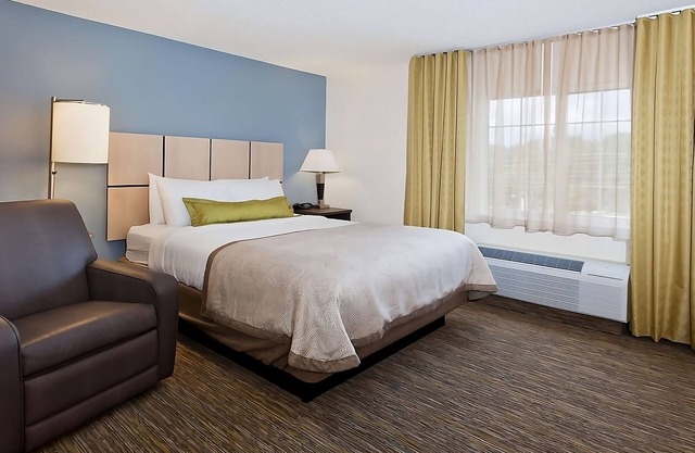 Your Relaxing Getaway Awaits! Family-friendly Room w/Kitchen, Free Parking