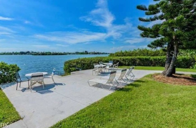 Your Slice of Paradise: 1-Bedroom Condo on the Intercoastal.