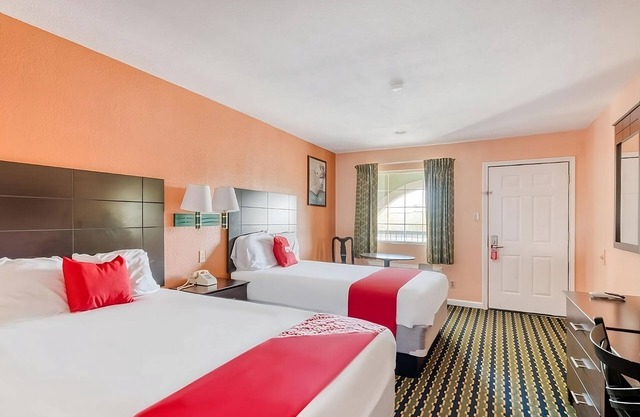 Your Texas Home in Channelview! Free Parking, Pe-friendly Property!