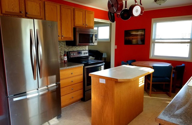 Your vacation starts here! Fully Furnished 3 bedroom home! Close to Ferry's!