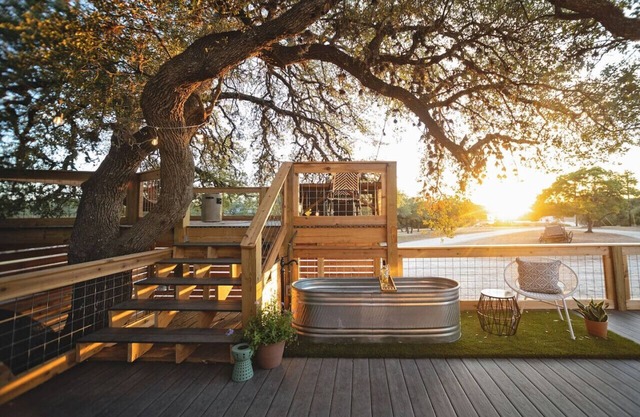 Yurt 2 · Yurt In The Trees #2, Elevated Yurt w/Lux Bathroom