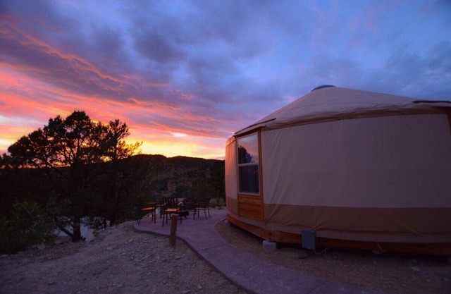Yurt Overlook #10 with AC and Private Bath 2 Kings