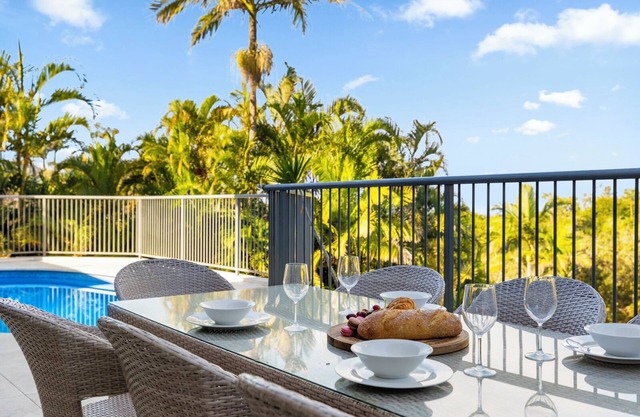 Zaffiro Beach House - accessible, pool, pet-friendly, walk to beach