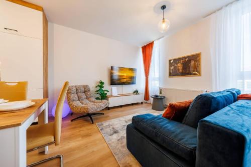 Zenith Suite Residence- City Centre, Parking by StayNest